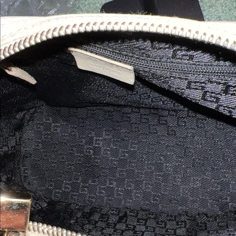 GUCCI Vintage Cream Shoulder Bag in Excellent Condition - Picture 14 of 15